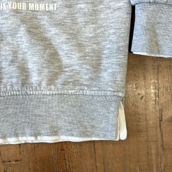 Zara gray skateboard sweatshirt - Picture 2 of 5